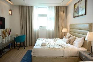 The Quiet Loft - Premium Studio with City Views - 8