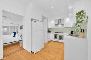 11 Guests 6BR, 5 plus 1 Self Contained Granny Flat - 5