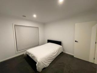 Spacious, Bright Clyde Stay Near Parks & Shop - 2