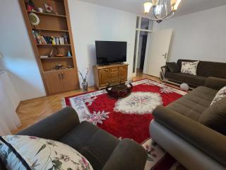 XXL Bright & Sunny Apartment, quiet and walkable - 0