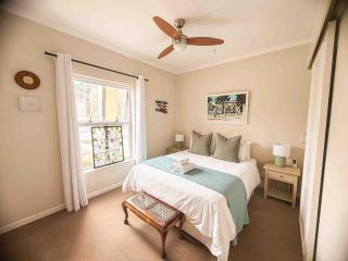 Cozy cottage-style apartment - 4