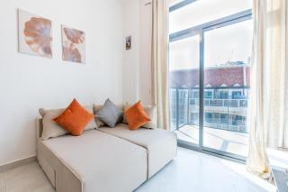 Bright & Spacious 1BD Flat with balconyDubai JVC - 5