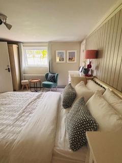 Private Studio, Own Entrance, Kitchen & Bathroom, Fast WiFi - 5