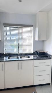 Luxury 3-Bed Haven with Jacuzzi and gorgeous views - 4