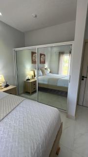 Luxury 3-Bed Haven with Jacuzzi and gorgeous views - 3