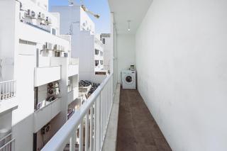 Modern 2BR Apt w Balcony 5 Min to Valletta - 9