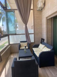 New ground-floor apartment - terrace, pool, beach access on foot - 1