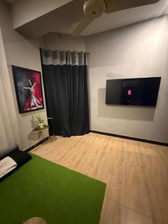 Cozy one Bed in E-11 Affordable Bliss for Travellers - 6