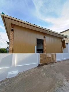 Gn story love บ้านเกาะล้าน 小珊瑚岛班泳池别墅 - 1