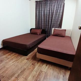 Family Condo near Burnham Park - 4-5 BR - 4