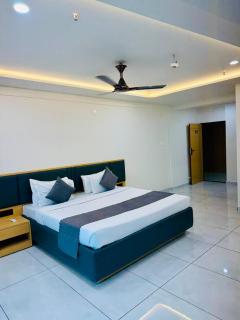 Hotel Sky Comfort Inn - 1