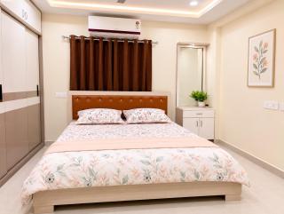 KB's Stay - The Lotus 3BHK - 6