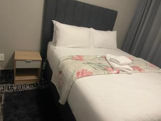 Fully Equipped 2 Bedroom, modern and secure - 6