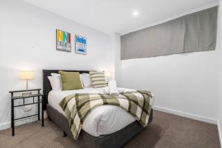 Puddings Home Box Hill Stylish 2BR Mountain View Gym - 9