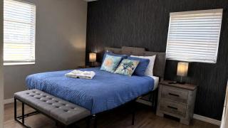 Family Fun House Pool and Mini-Golf Sleep 12 - 8
