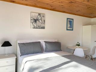 Private Guest Suite near Westfield Shopping Mall - 9