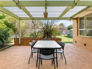 Cozy 4-Bedroom family House in Wantirna - 4