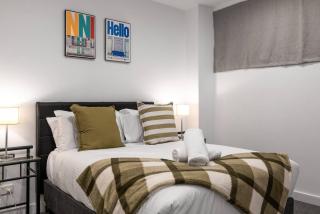 Puddings Home Box Hill Stylish 2BR Mountain View Gym - 6
