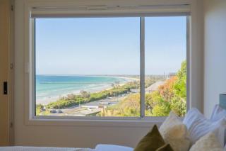 Pudding's Home Luxury Oceanfront Escape - 9