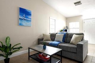 Cozy Siesta Key 1BR 1BA 8 Min to Beach Sleeps 4 - 9