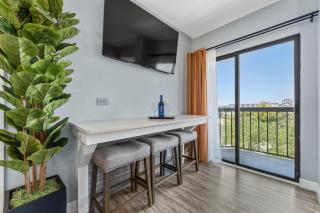 Volcano View 2 Bed 2 Bath Condo with Balcony - 4