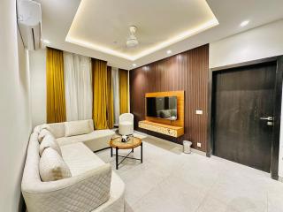 Luxury 1-Bed and 2-Bed Gulberg V - 0