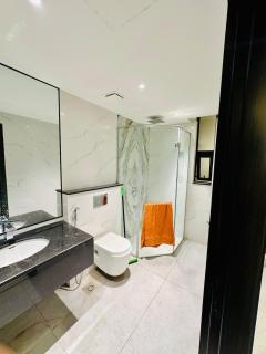 Luxury 1-Bed and 2-Bed Gulberg V - 6