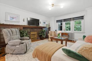 Chic 2BR With Workspace - 2-Min Walk to Beach - 3