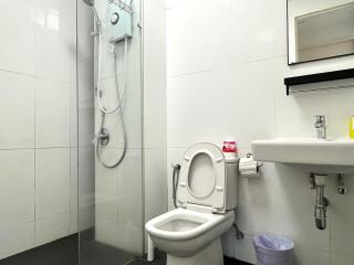 STARLIT SUITE's AT REIZZ RESIDENCE - 4