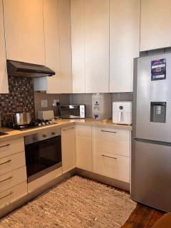 Charming Norwood Retreat - Private Pool, Garden Oasis Prime Location - 7