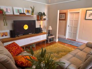 Charming Norwood Retreat - Private Pool, Garden Oasis Prime Location - 6