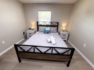 Largo 7BR 4BA Sunny Shores Getaway - 6