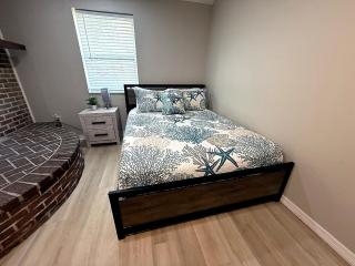 Largo 7BR 4BA Sunny Shores Getaway - 5