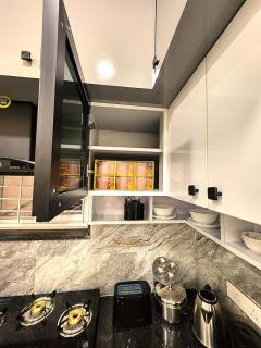 New Luxe & Stylish 3BHK with Balcony & Parking - 5