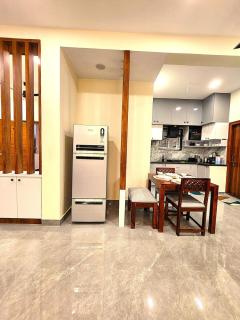 New Luxe & Stylish 3BHK with Balcony & Parking - 2