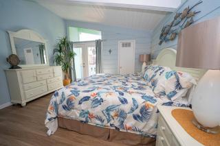 Authentic Near Beach House - 5 Bedroom House - 5