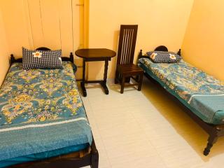 Akkaraipattu Guest House - 8