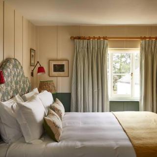 Charlie Hotel - 3