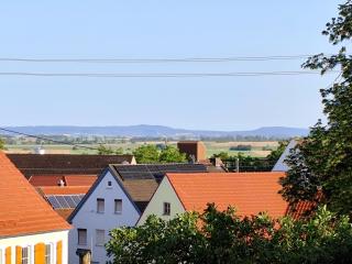 Großzügige Ferienwohnung mit Balkon und Außenbereich im Gästehaus-Ehingen am Ries - 4