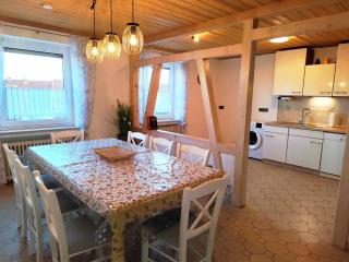Großzügiges Ferienhaus mit Balkone und Außenbereich - 2