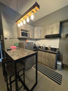 Heart of Cebu IT Park Cozy Condo with Fast WiFi - 4