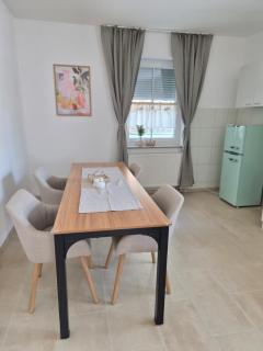 80qm mit Balkon 3 getrennte Räume - 2
