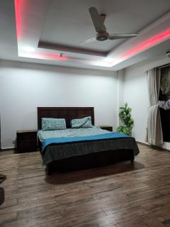 Fully Furnished 1 Bed Appartment - 5