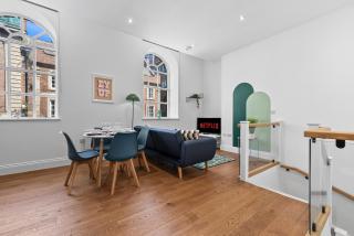 Stylish Cathedral View Duplex, City Centre, Sleeps 4 - 1