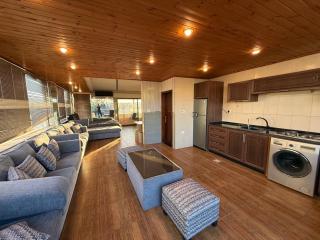 Luxury Rooftop with Panoramic View in Prime Amman Location - 0