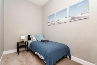 Spacious Inverurie Stay -Nr Train Station -Parking - 1