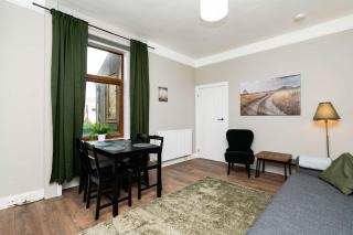 Spacious Inverurie Stay -Nr Train Station -Parking - 3