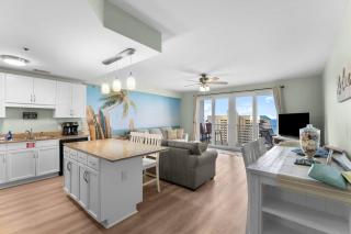 Living Right at Laketown Wharf #1016 by InJoy Vacations - 5