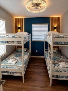 Sarasota Bradenton Getaway 3BR Sleeps 10 - 5