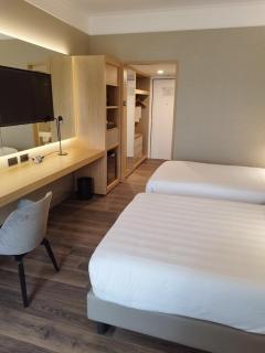 Elleon Hotel - 3
